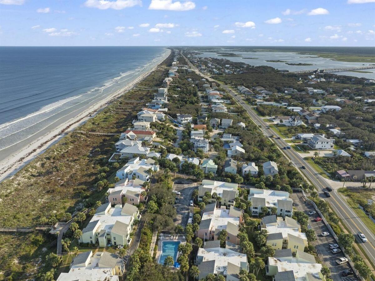 Beachfront Getaway 2br-2ba Apartment St. Augustine