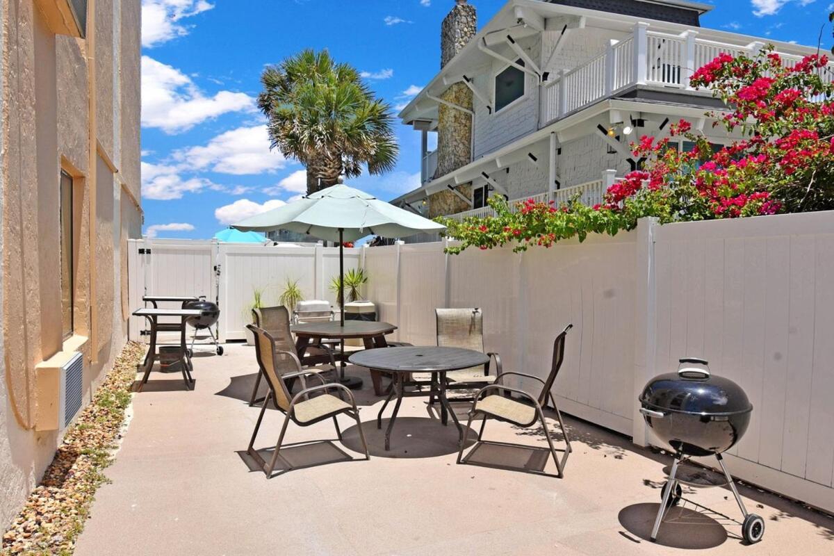130 Direct Ocean Front 1 Bedroom With Heated Pool