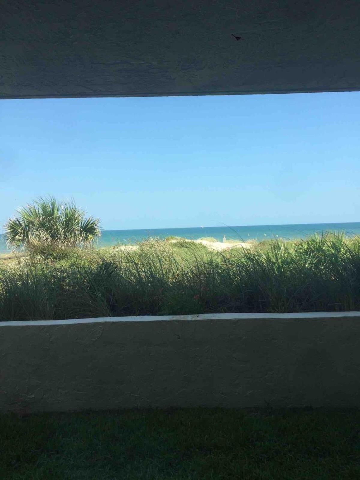 130 Direct Ocean Front 1 Bedroom With Heated Pool Apartment