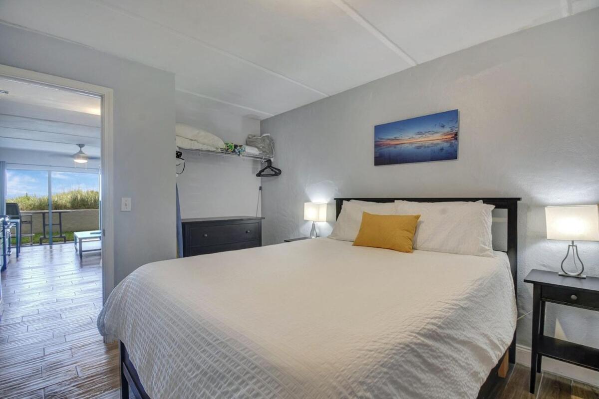 Apartment 130 Direct Ocean Front 1 Bedroom With Heated Pool