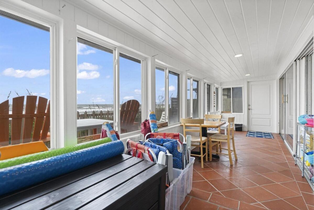 Oceanfront Oasis House - Pet Friendly Holiday home
