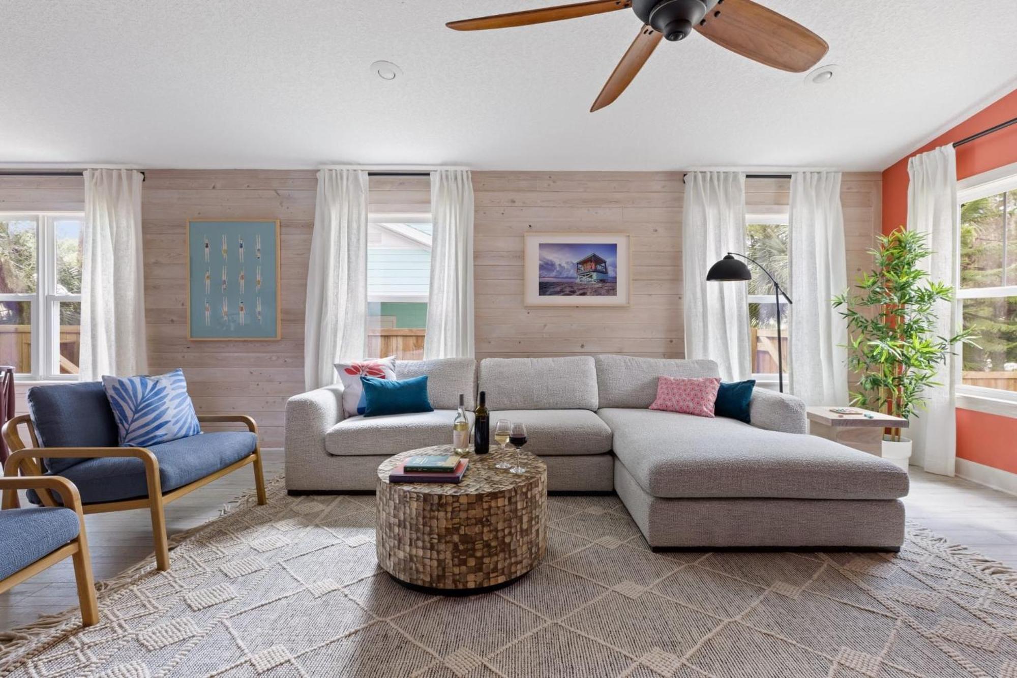 Hidden Grove Hot Tub Deck W Lounge 2 Blocks To The Holiday home St. Augustine
