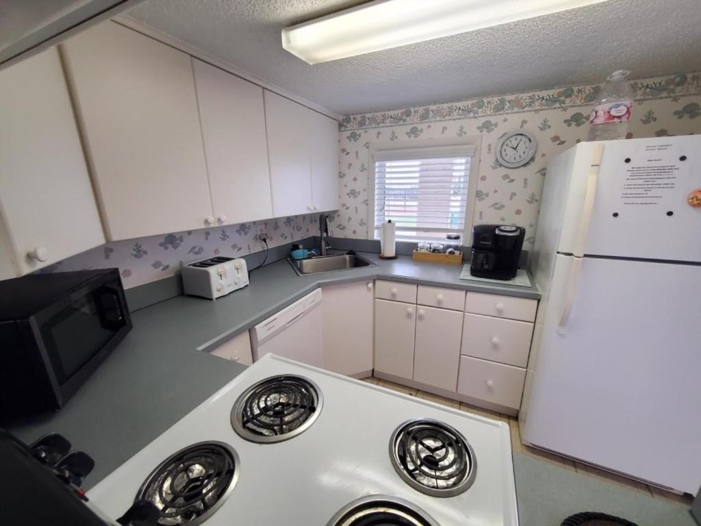 Apartment Tradewinds 151 *