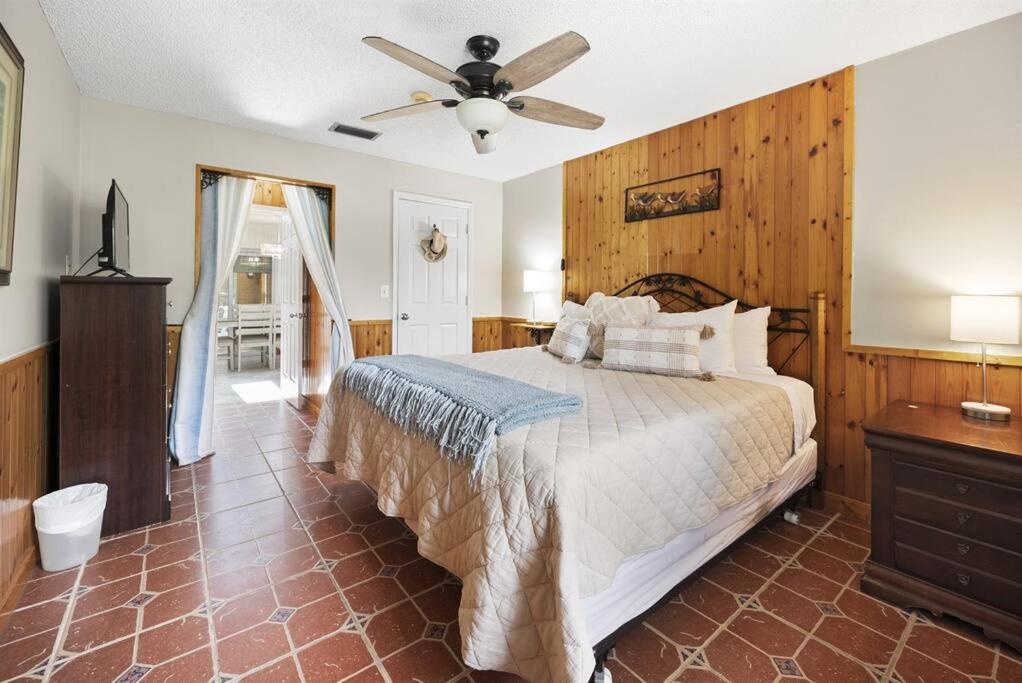 Holiday home Pool Comfortable Cozy Single Level