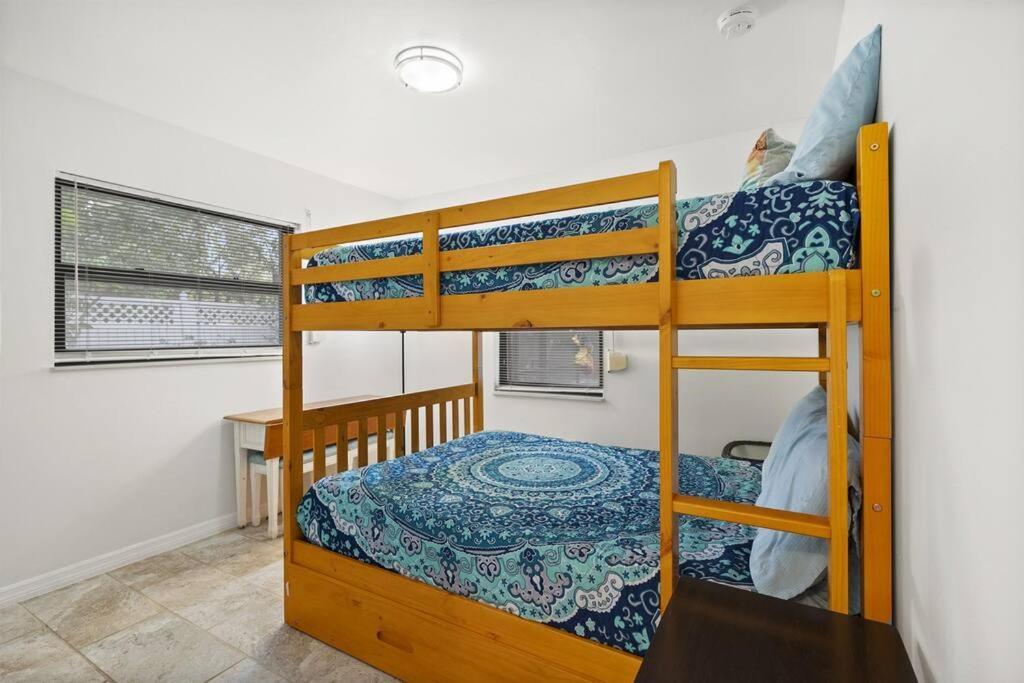 Holiday home Pool Comfortable Cozy Single Level *