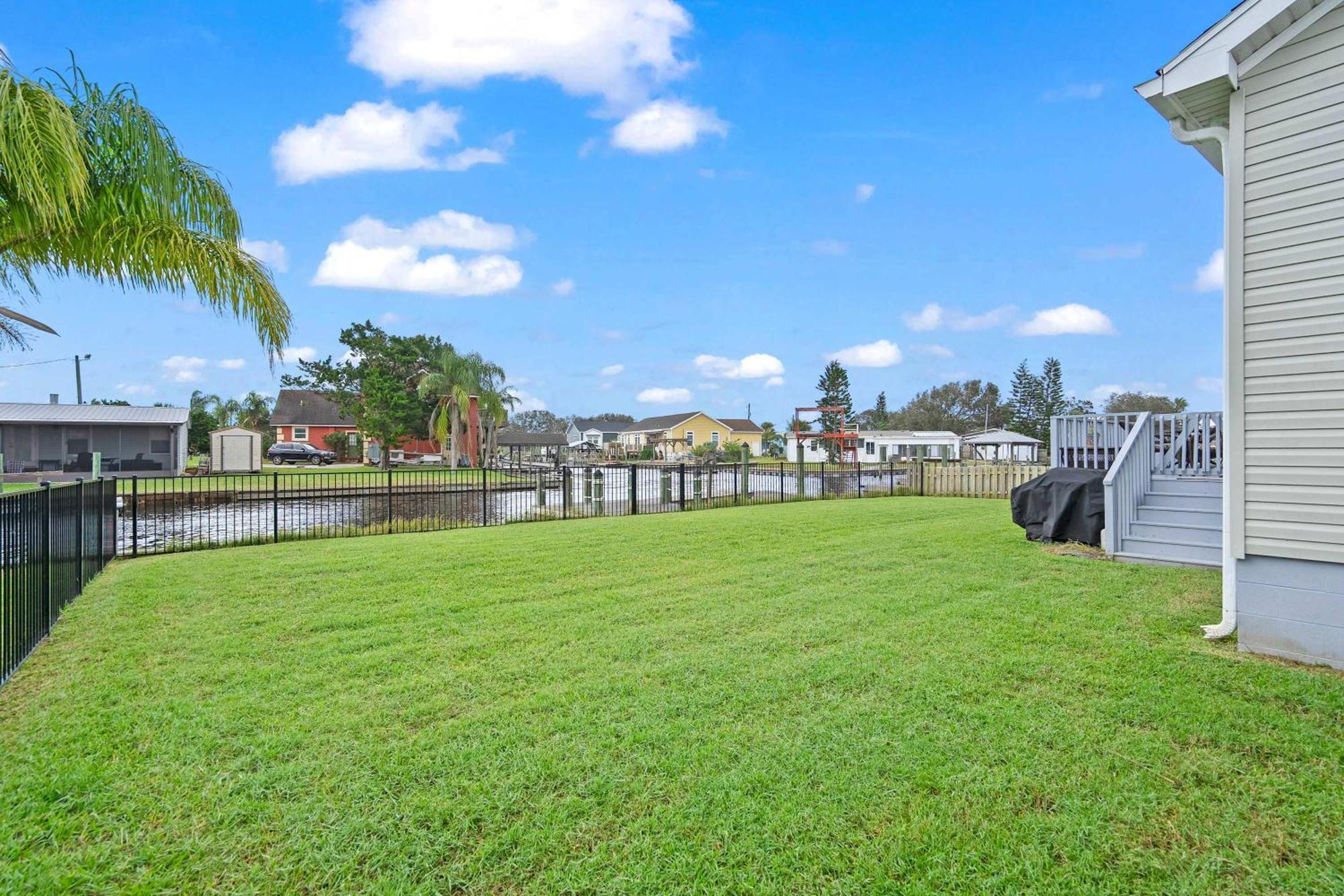 Holiday home Canal Front Home! Walk To Beach, Porch, Fishing St. Augustine