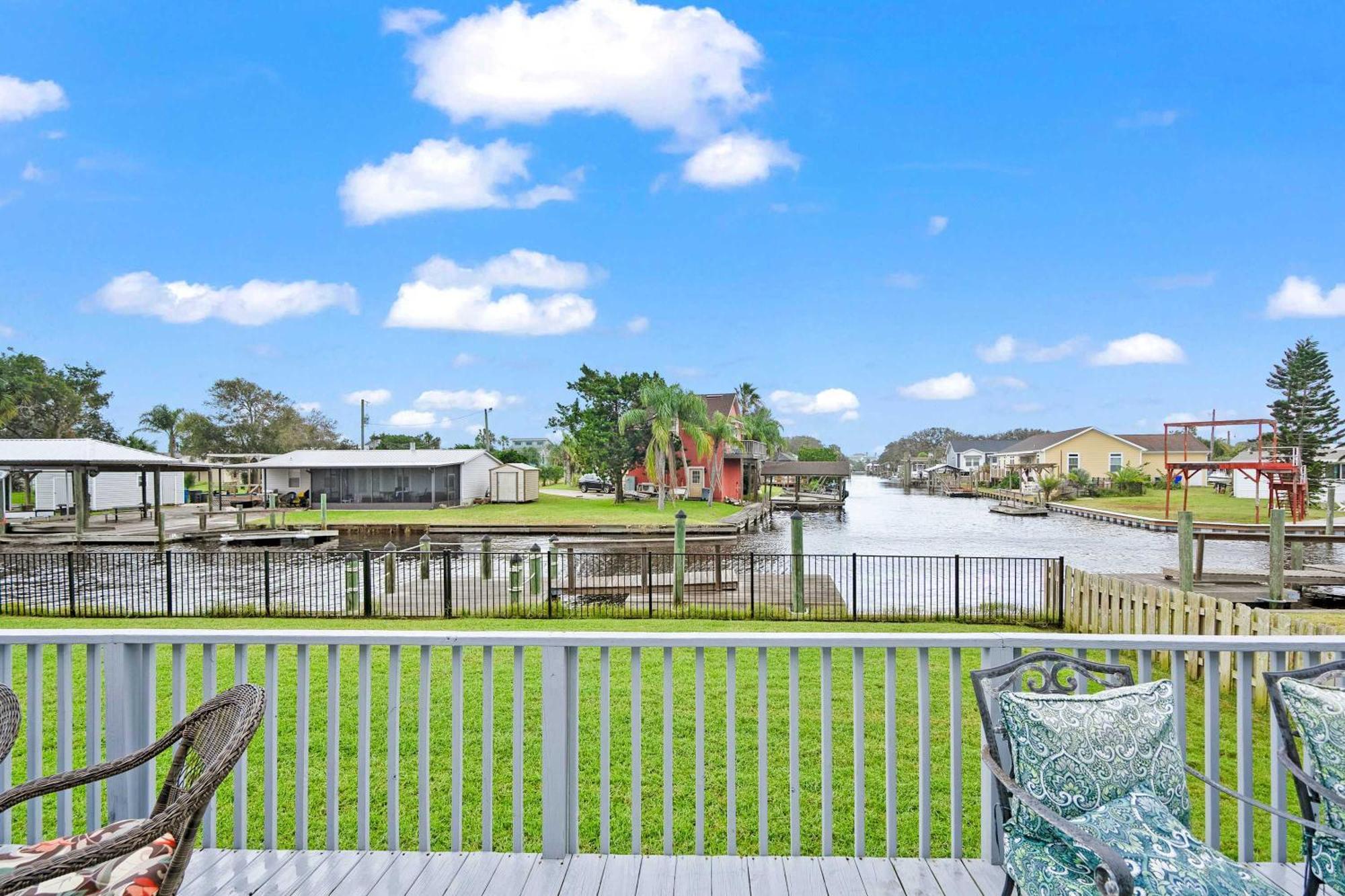 Canal Front Home! Walk To Beach, Porch, Fishing