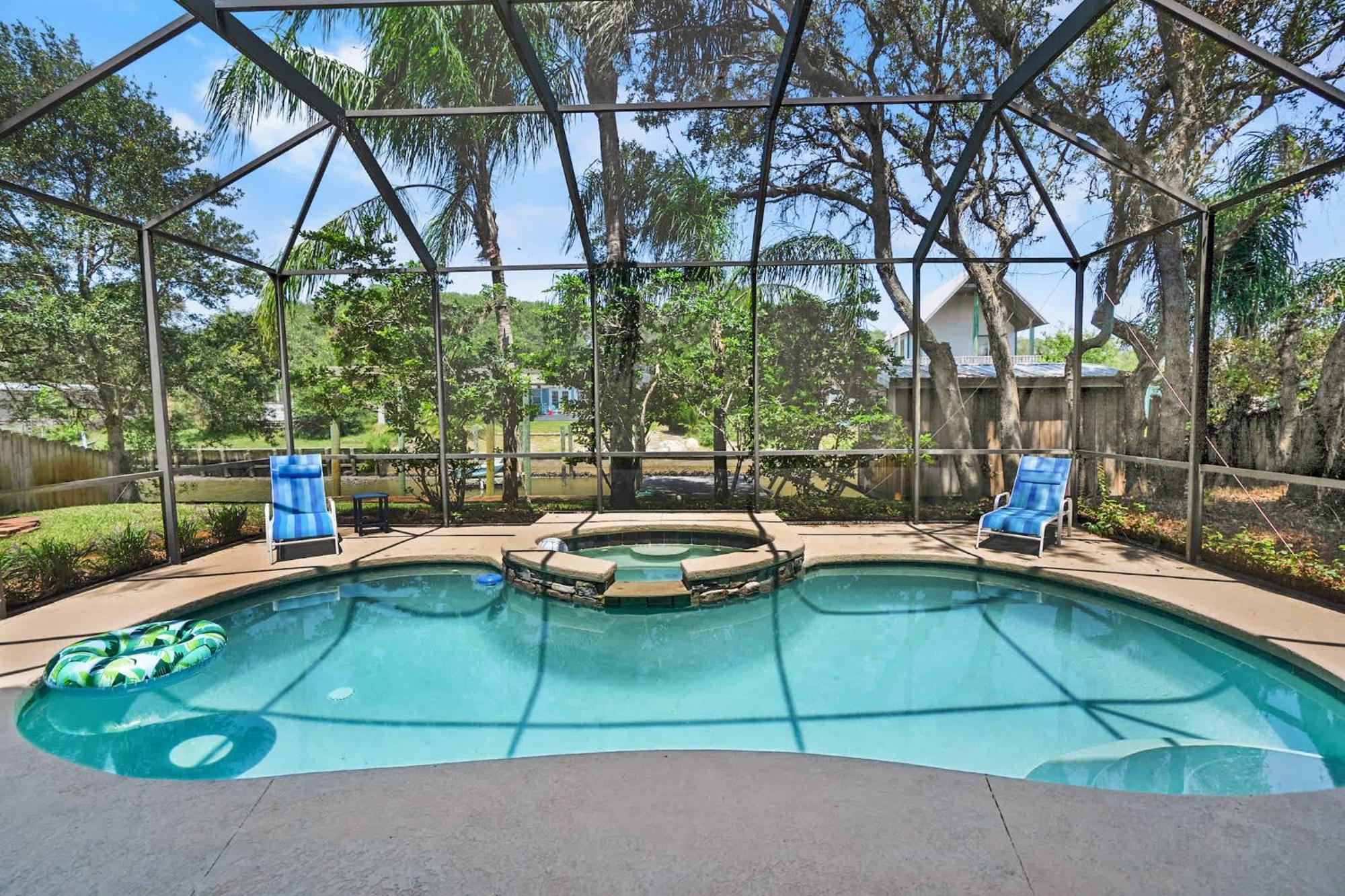 Casa de férias Pool + Hot Tub, Dock, Fishing, Near Beach! Saint Augustine