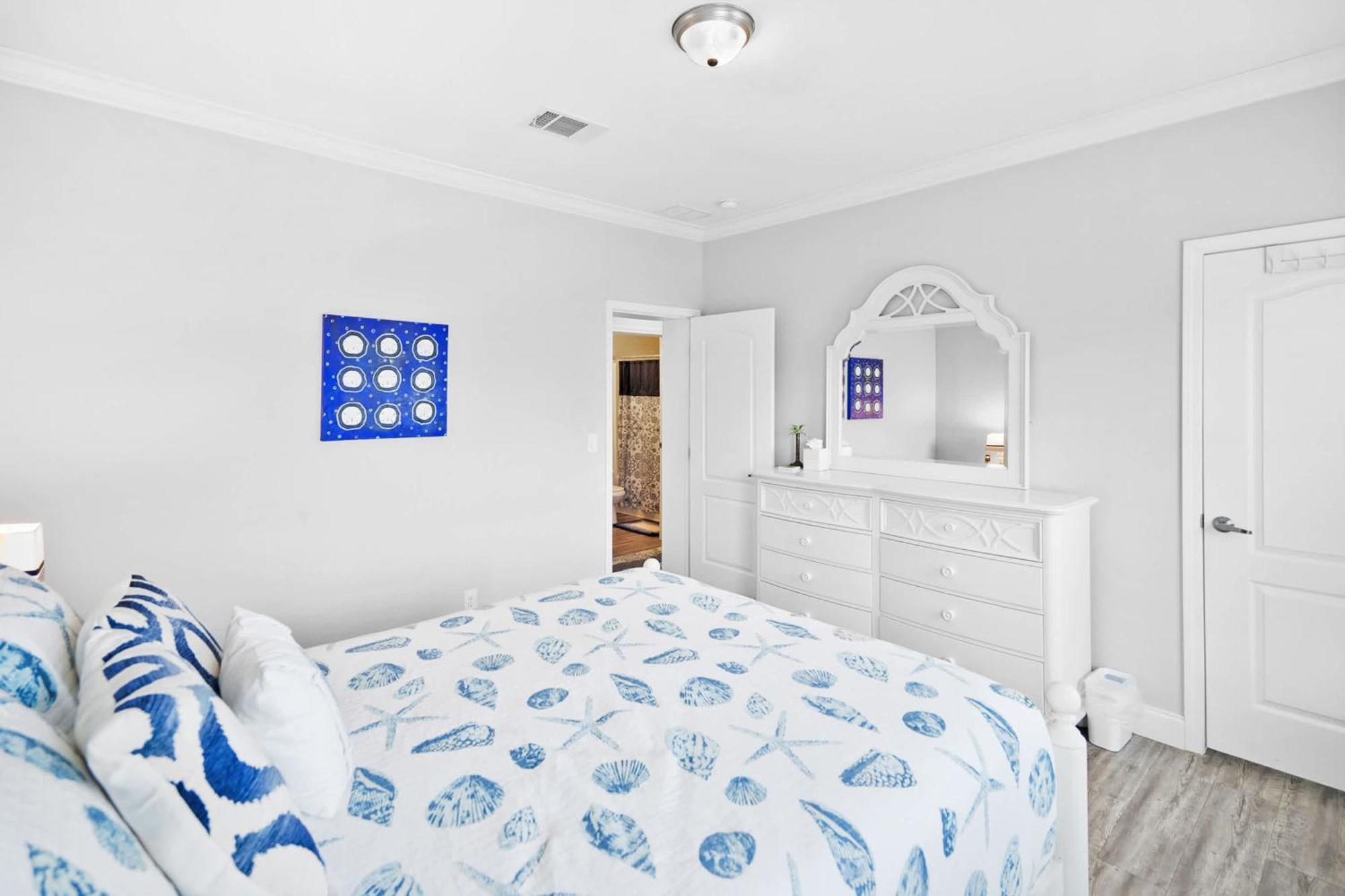 Canal Front Home! Walk To Beach, Porch, Fishing St. Augustine