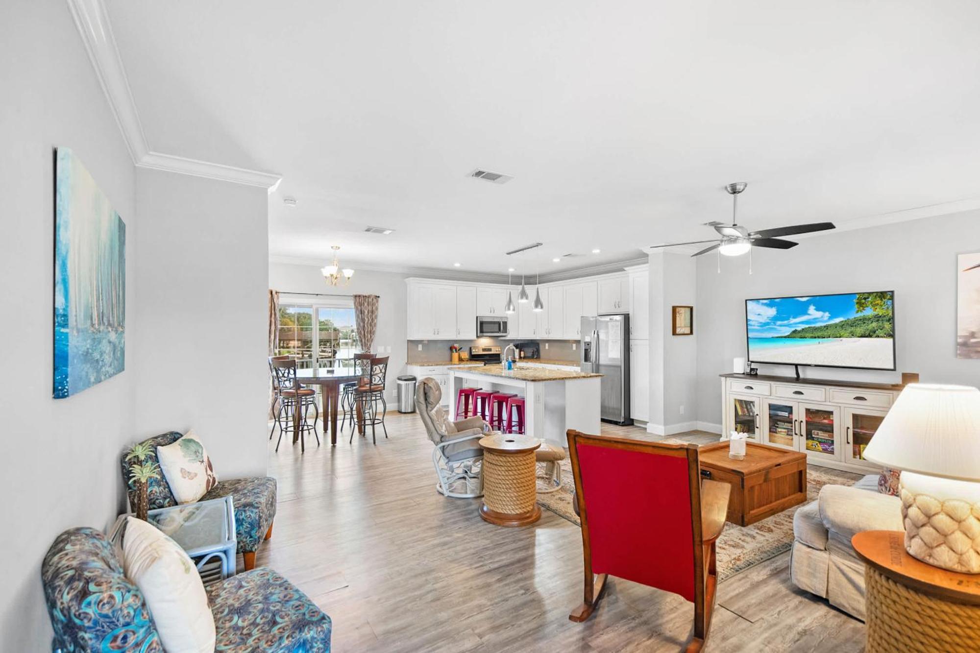 Canal Front Home! Walk To Beach, Porch, Fishing St. Augustine