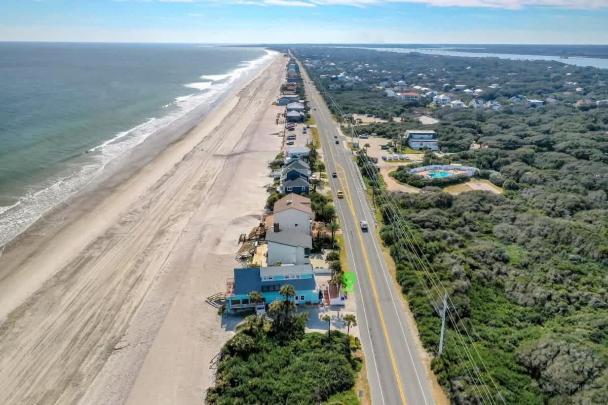 Holiday home Oceanfront, Serenity Under The Sea, Tiki Bar And Grand Deck! *