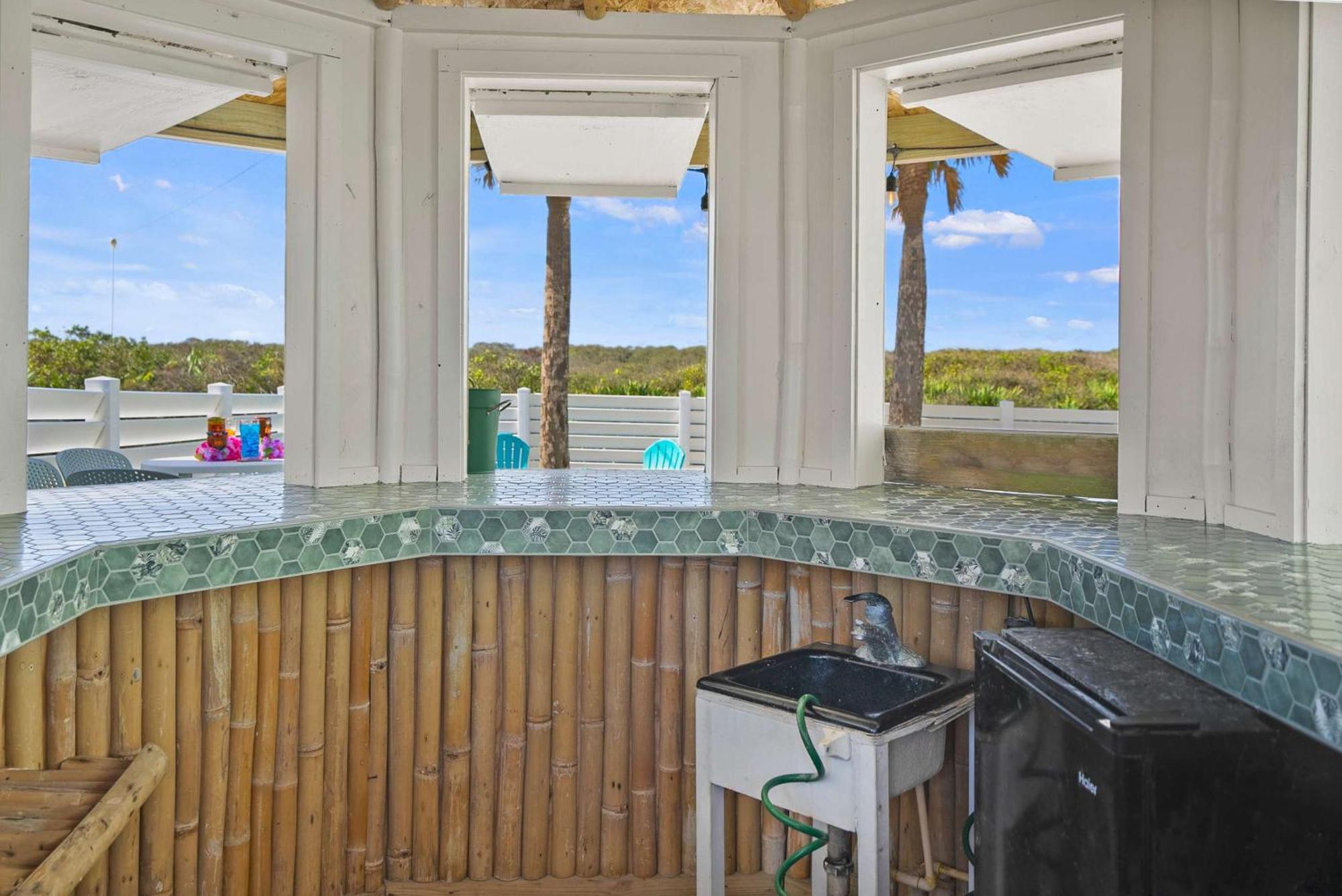 Oceanfront, Serenity Under The Sea, Tiki Bar And Grand Deck!