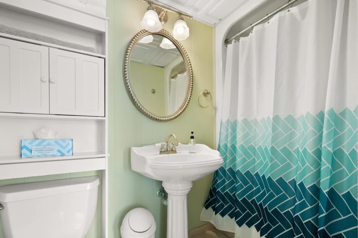 Oceanfront, Serenity Under The Sea, Tiki Bar And Grand Deck! Holiday home St. Augustine