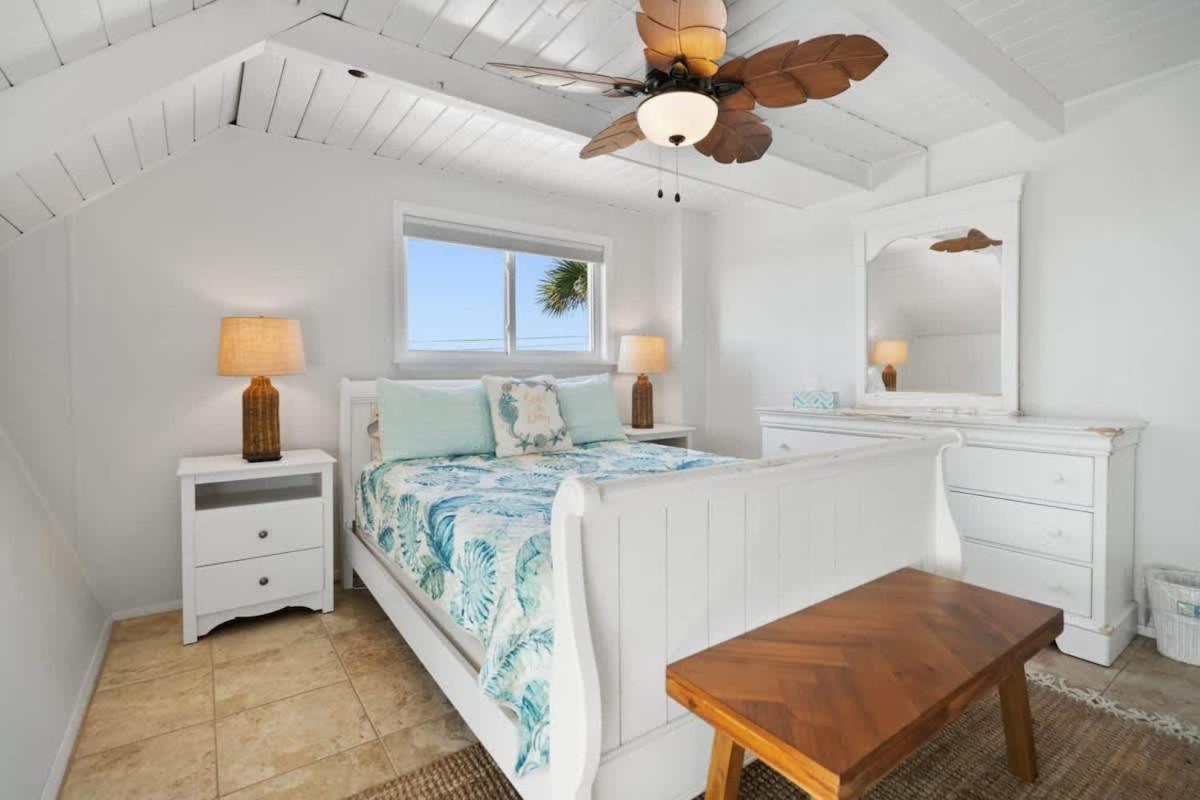 Oceanfront, Serenity Under The Sea, Tiki Bar And Grand Deck!