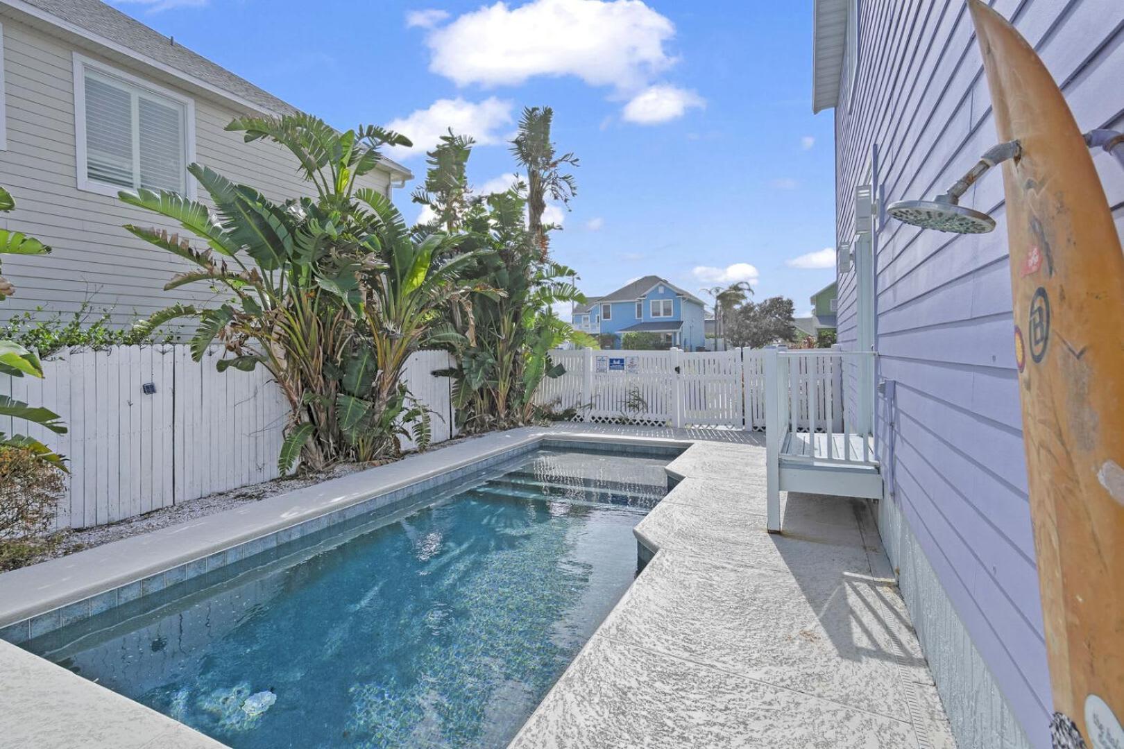 Heated Pool Costa Rica Style Sleeps 10 Steps To Sand, Dogs Ok