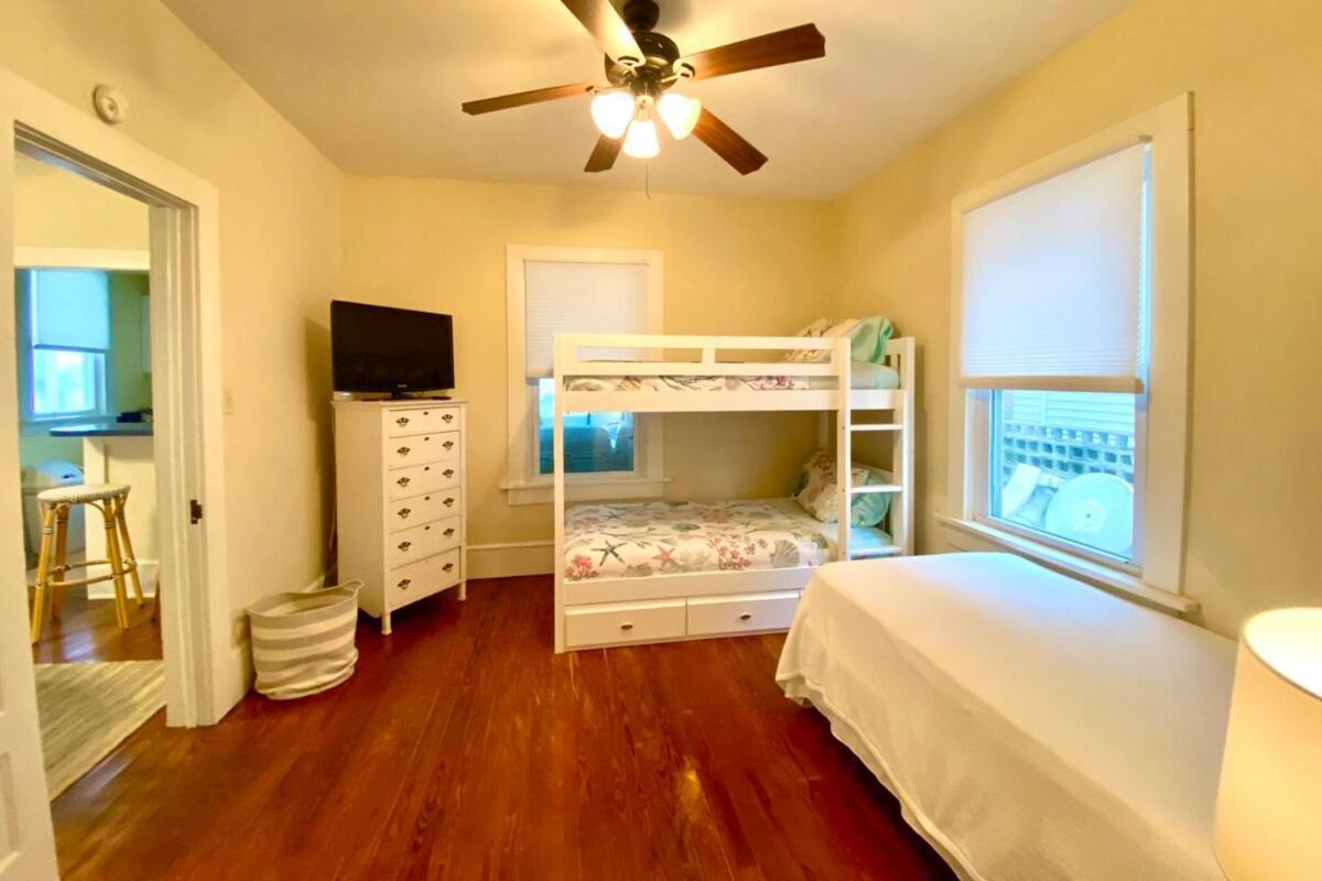 Sun & Fun Oceanfront Beach! *