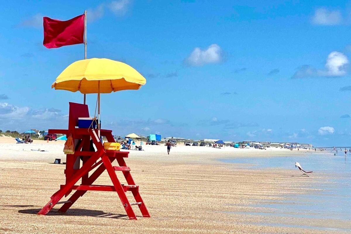 Holiday home Sun & Fun Oceanfront Beach!