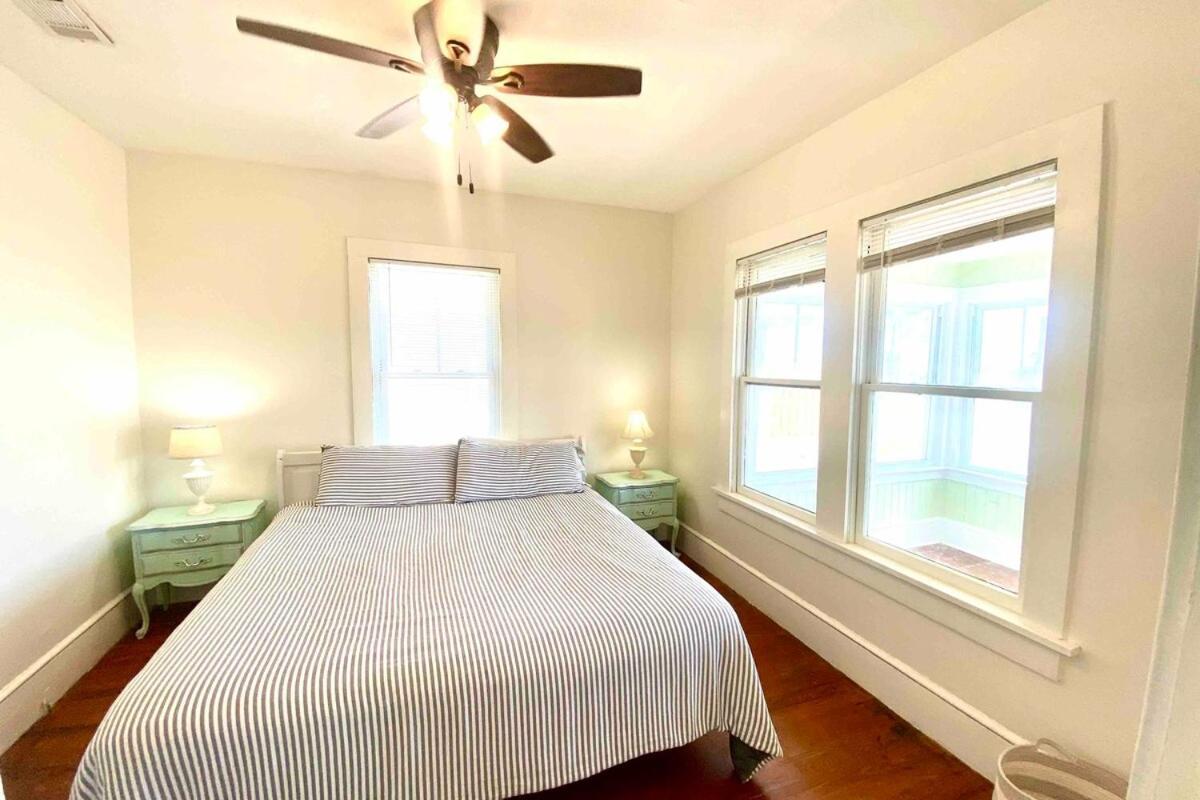 Sun & Fun Oceanfront Beach! Holiday home