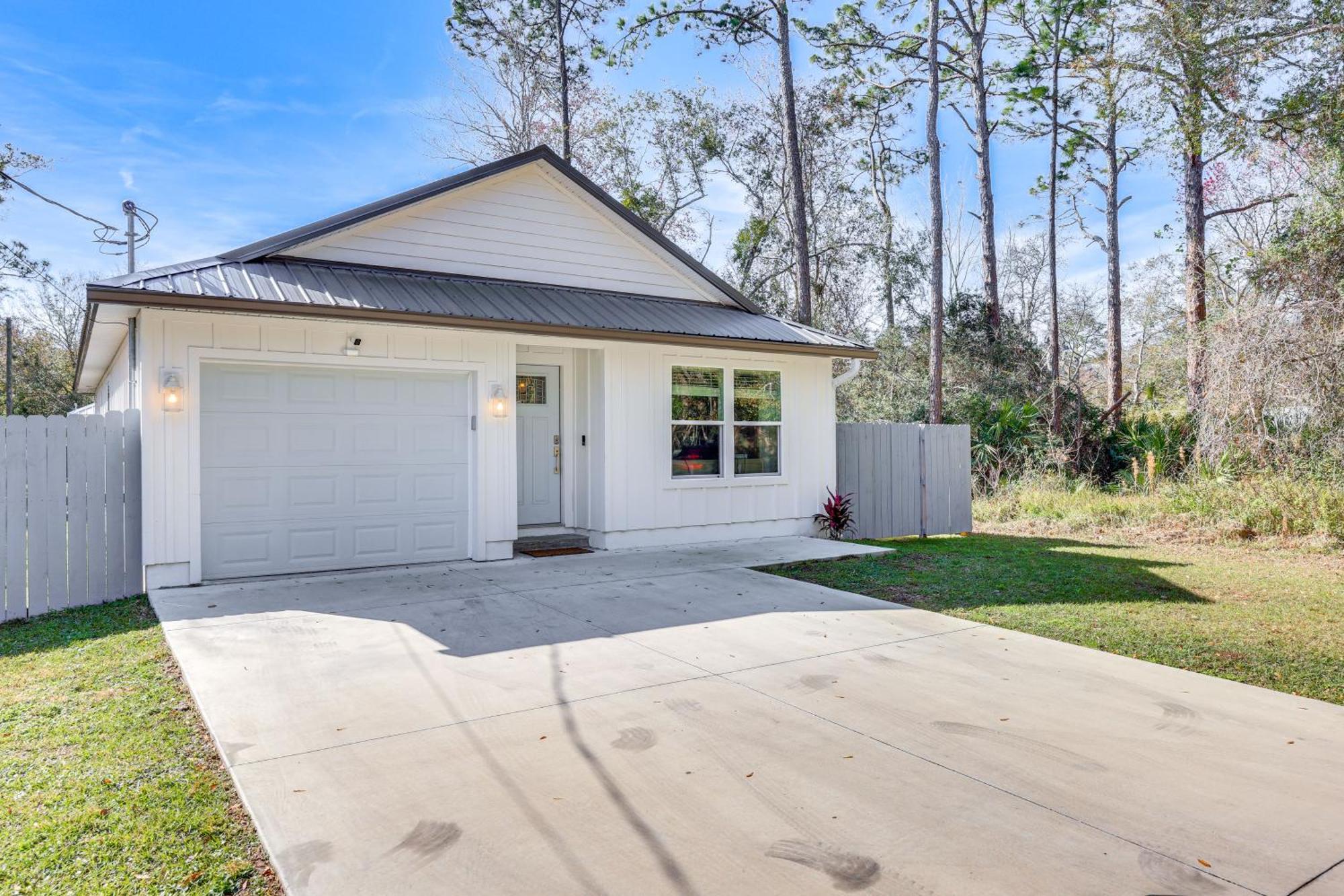 Holiday home 3 Mi To Dtwn St Augustine With Fenced Yard *