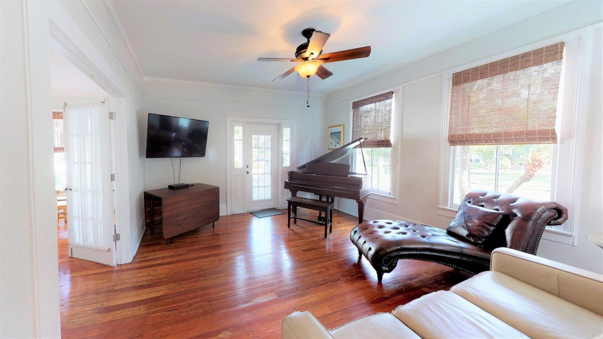 Holiday home Historic Lady Renovated-half Mile Walk To Dt-beach 3 Mi-optional