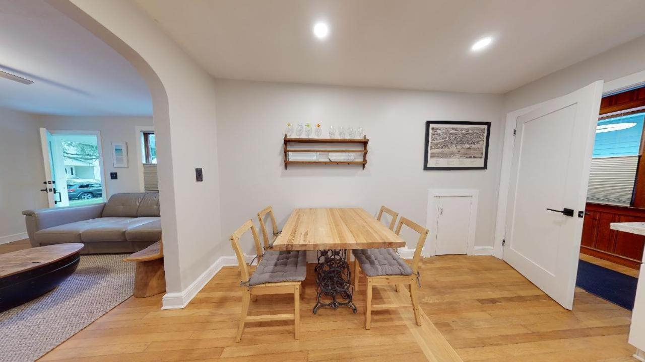Holiday home Grand Oak - Renovated 1891 Queen Anne - Quarter Mi Stroll To Historic Dt - Only 3 Mi