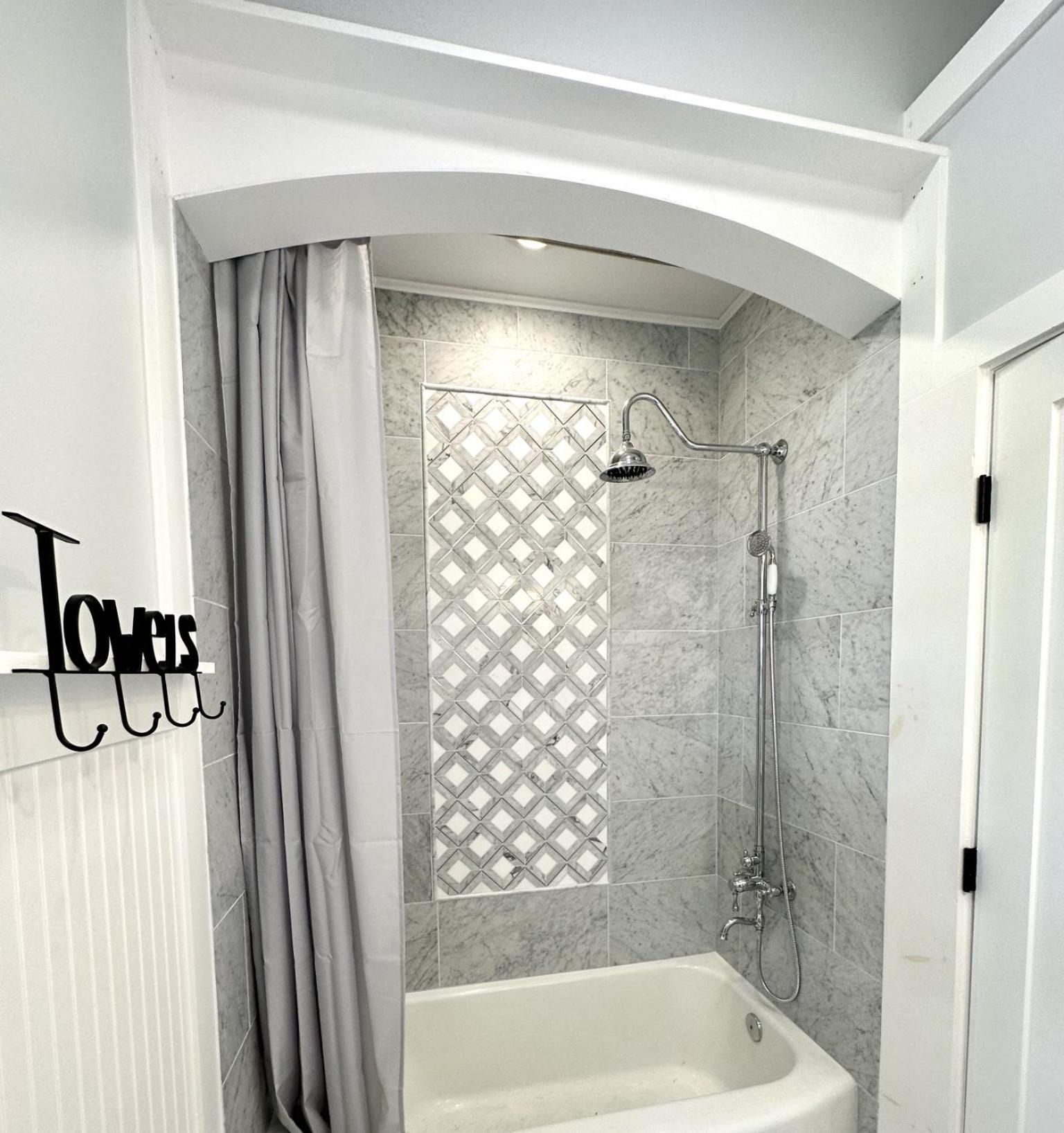 Holiday home Grand Oak - Renovated 1891 Queen Anne - Quarter Mi Stroll To Historic Dt - Only 3 Mi *
