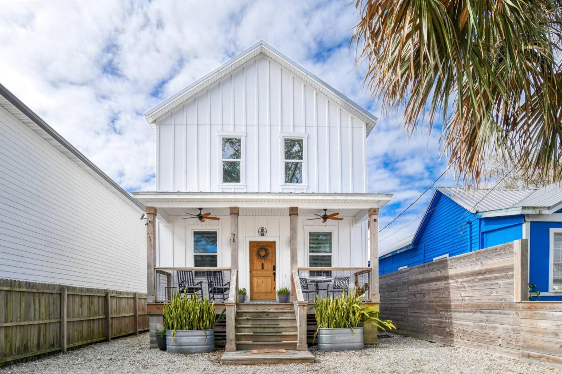 70 Oneida Street Holiday home *