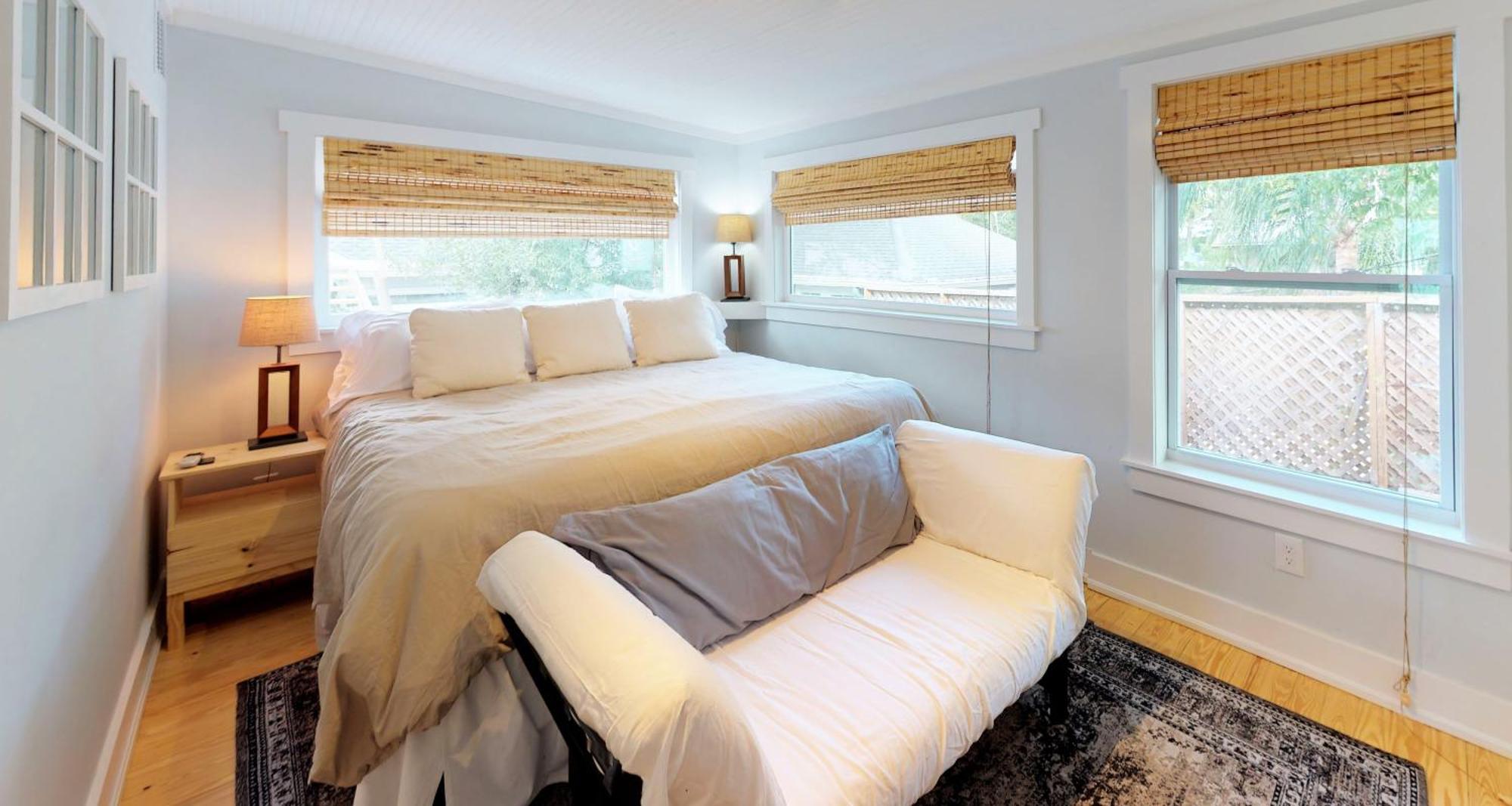 Holiday home Palm View - Lovingly Renovated - 3 Kings Half Mile Stroll To Historic Dt - Just 3 Miles