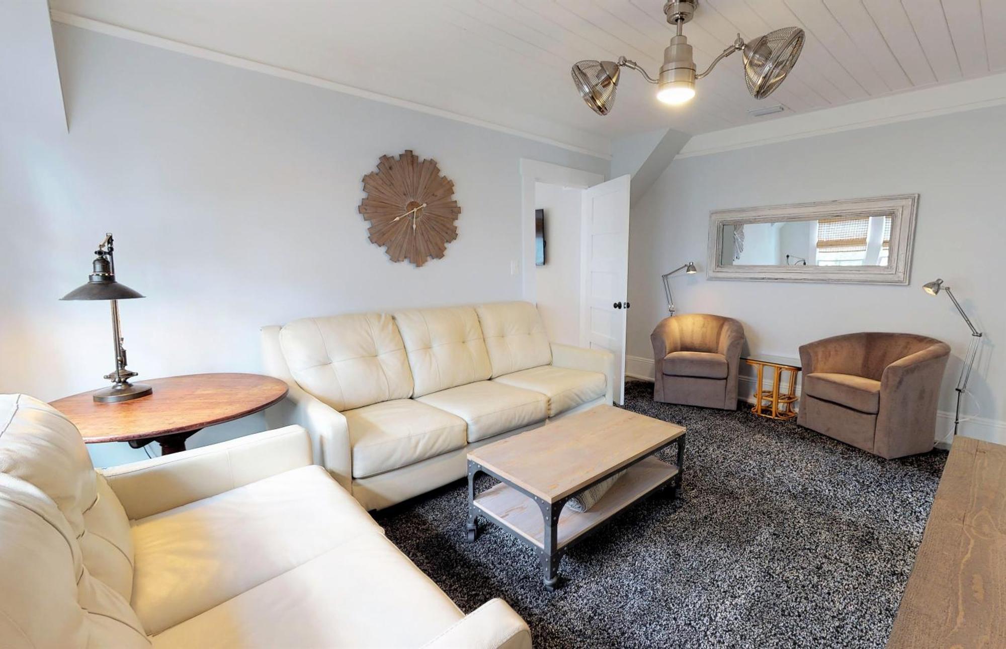 Holiday home Palm View - Lovingly Renovated - 3 Kings Half Mile Stroll To Historic Dt - Just 3 Miles