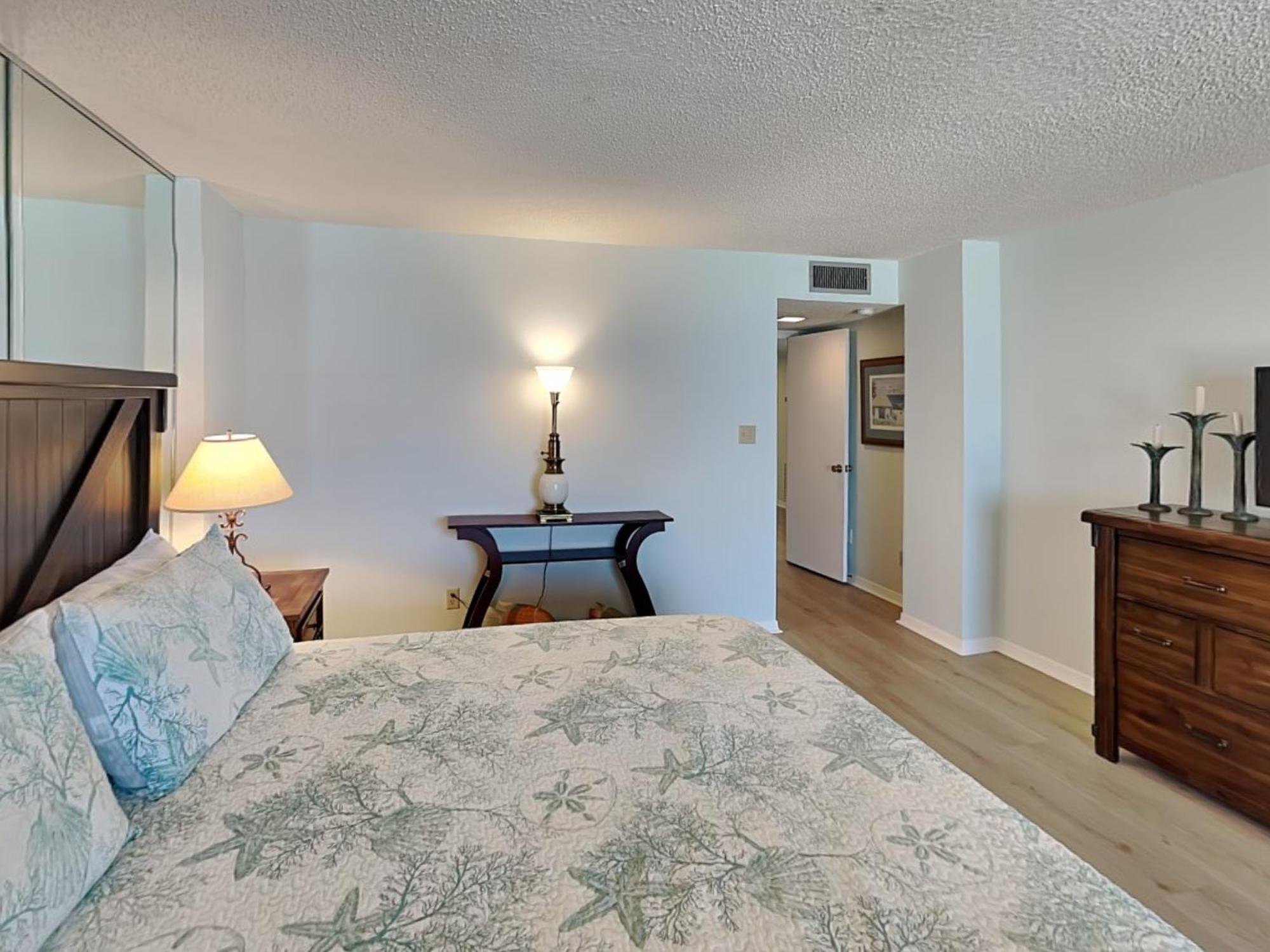 Apartment Dollar 402 *