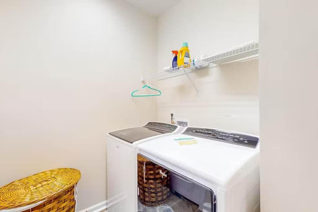 Dog-friendly 4br Coastal Getaway Close To *