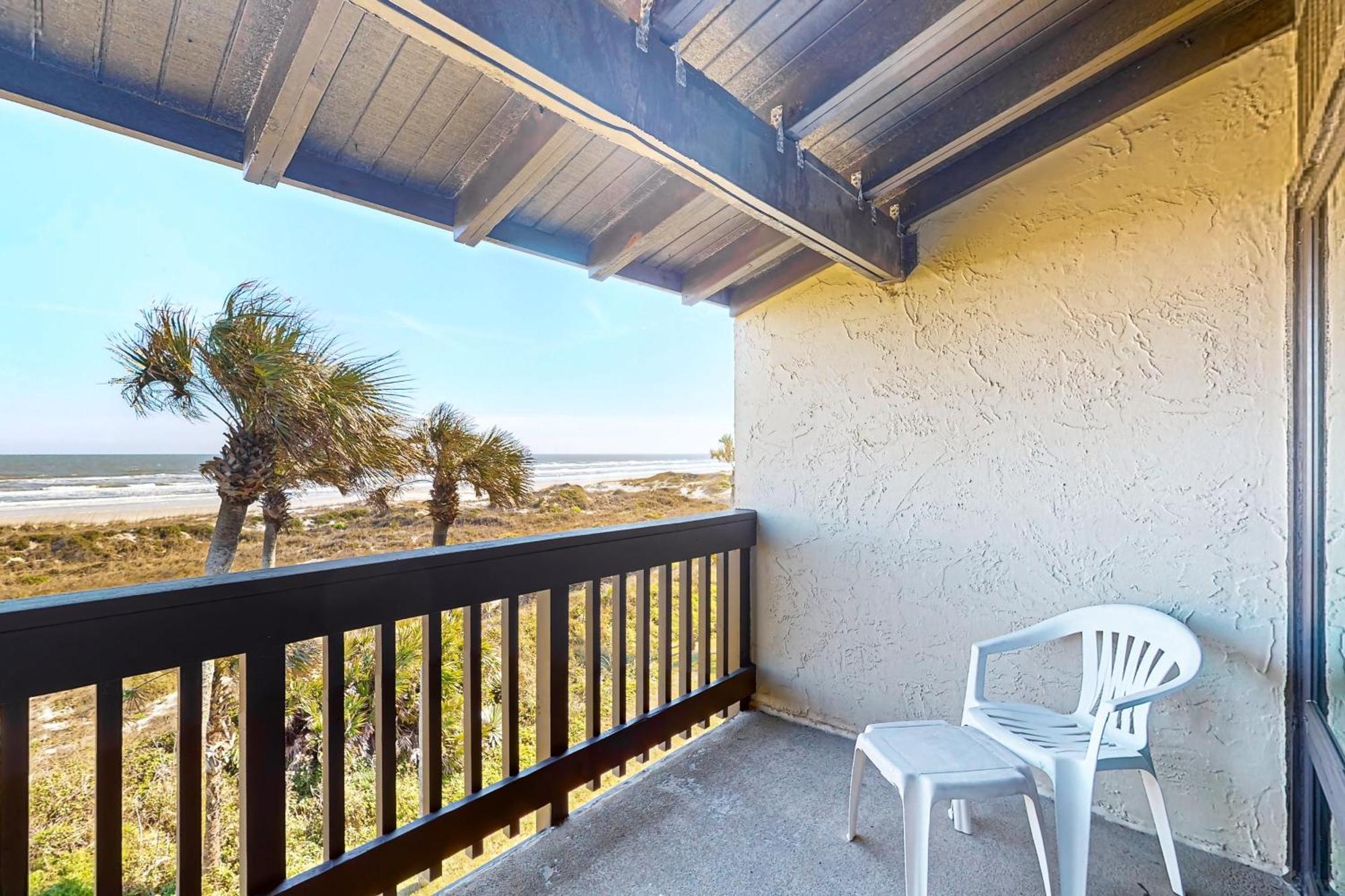Ocean Waves Cove Apartment *