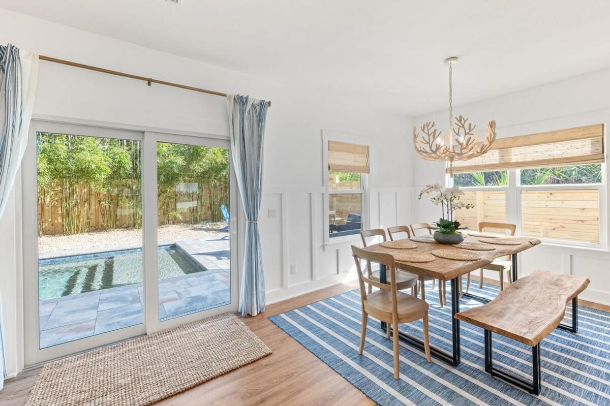 Coastal Inspired, Beachside Heated Pool & Bunkroom Holiday home St. Augustine