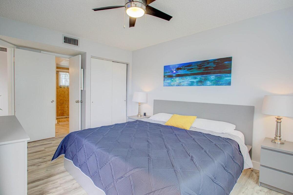 Apartment Oceanside Complex B35 1 Bed 1 Bath Heated Pool
