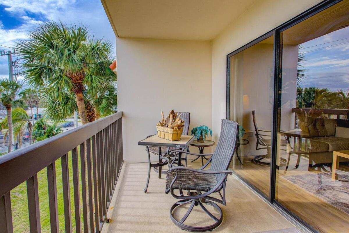 Oceanside Complex B35 1 Bed 1 Bath Heated Pool Apartment *
