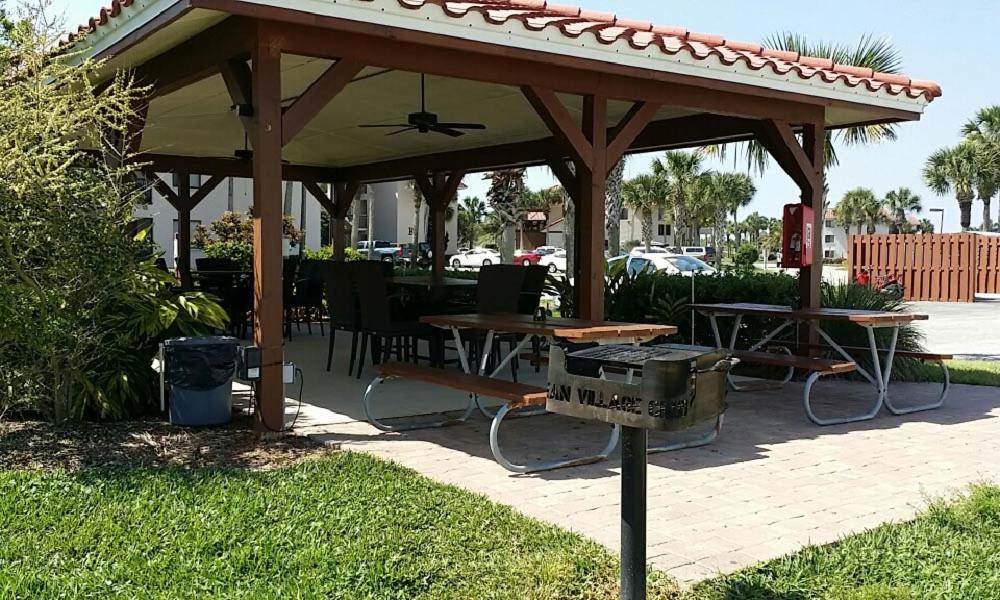 Apartment Oceanside Complex B35 1 Bed 1 Bath Heated Pool *