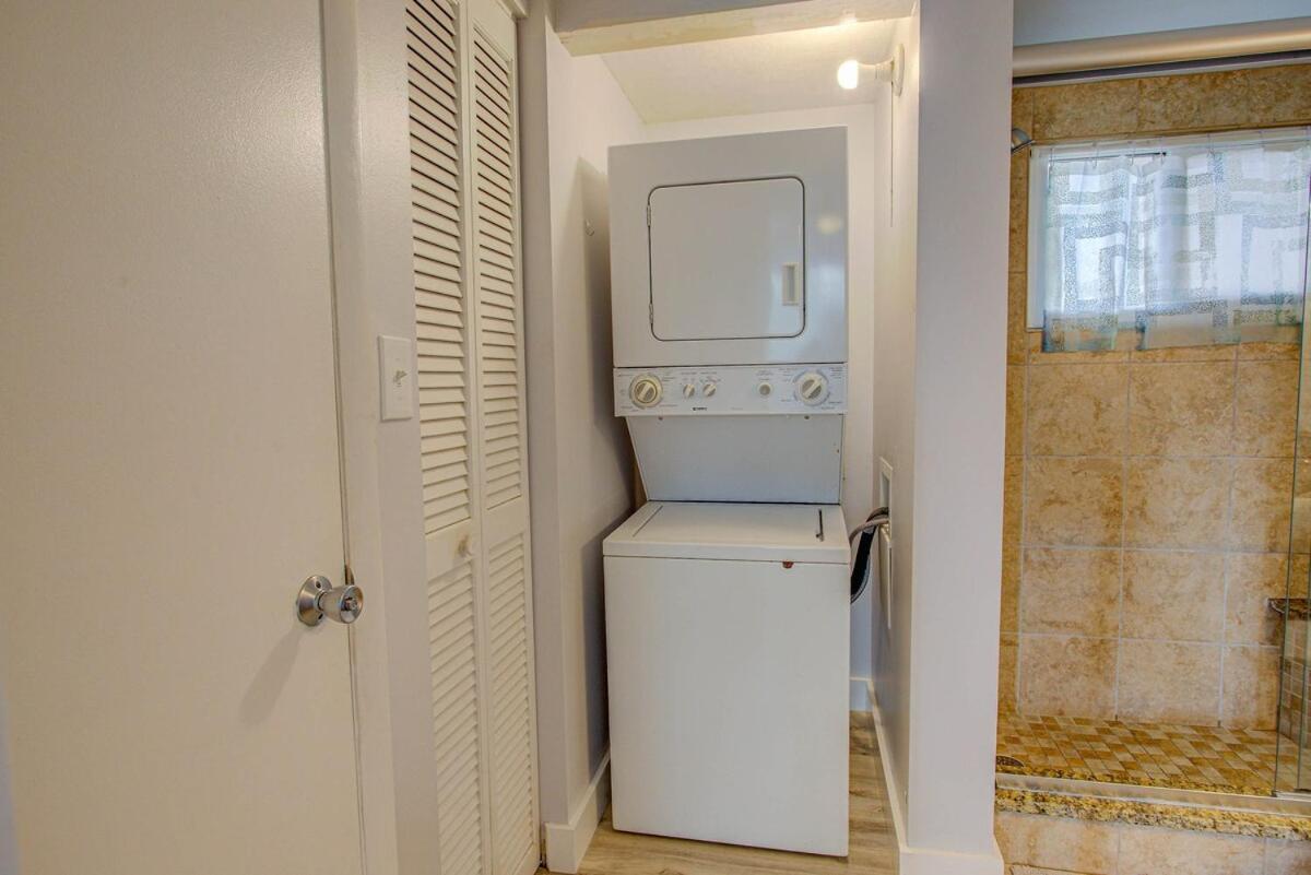 Oceanside Complex B35 1 Bed 1 Bath Heated Pool Apartment