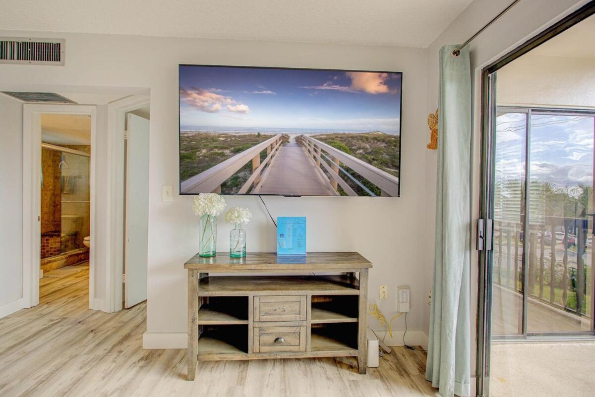 Apartment Oceanside Complex B35 1 Bed 1 Bath Heated Pool