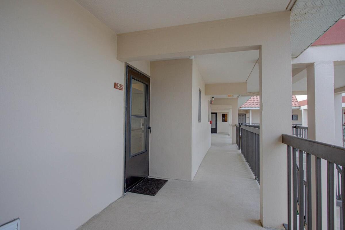 Oceanside Complex B35 1 Bed 1 Bath Heated Pool Apartment St. Augustine