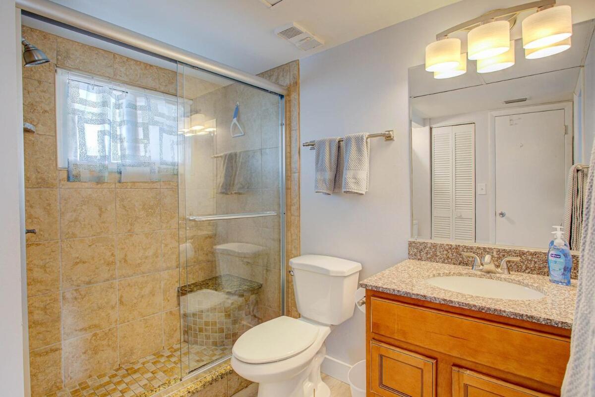 Oceanside Complex B35 1 Bed 1 Bath Heated Pool
