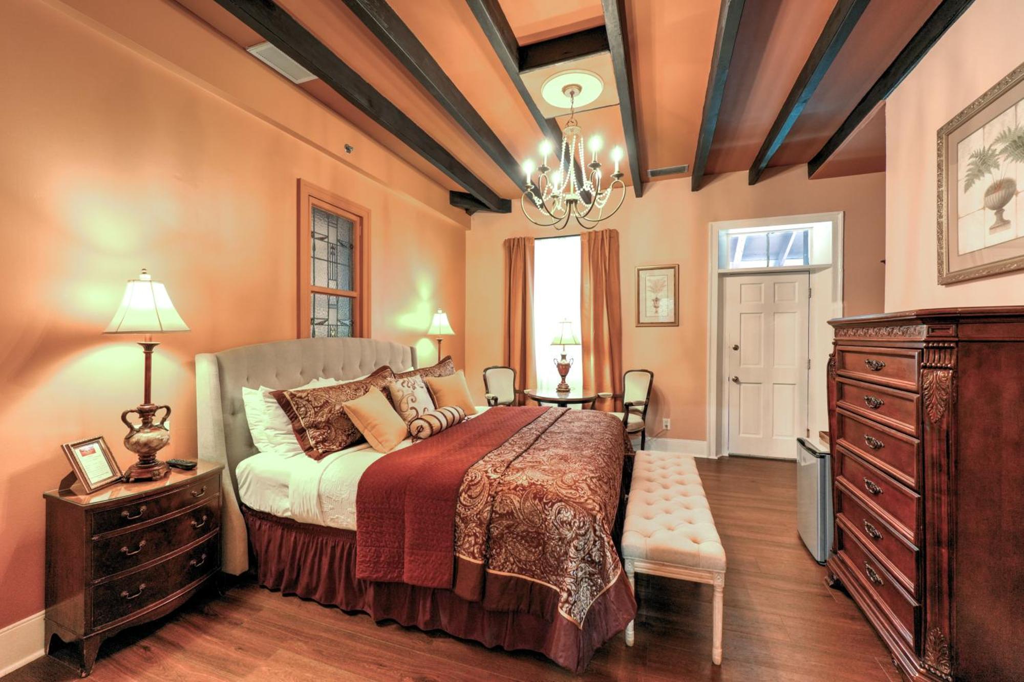 Casa De Solana Bed & Breakfast