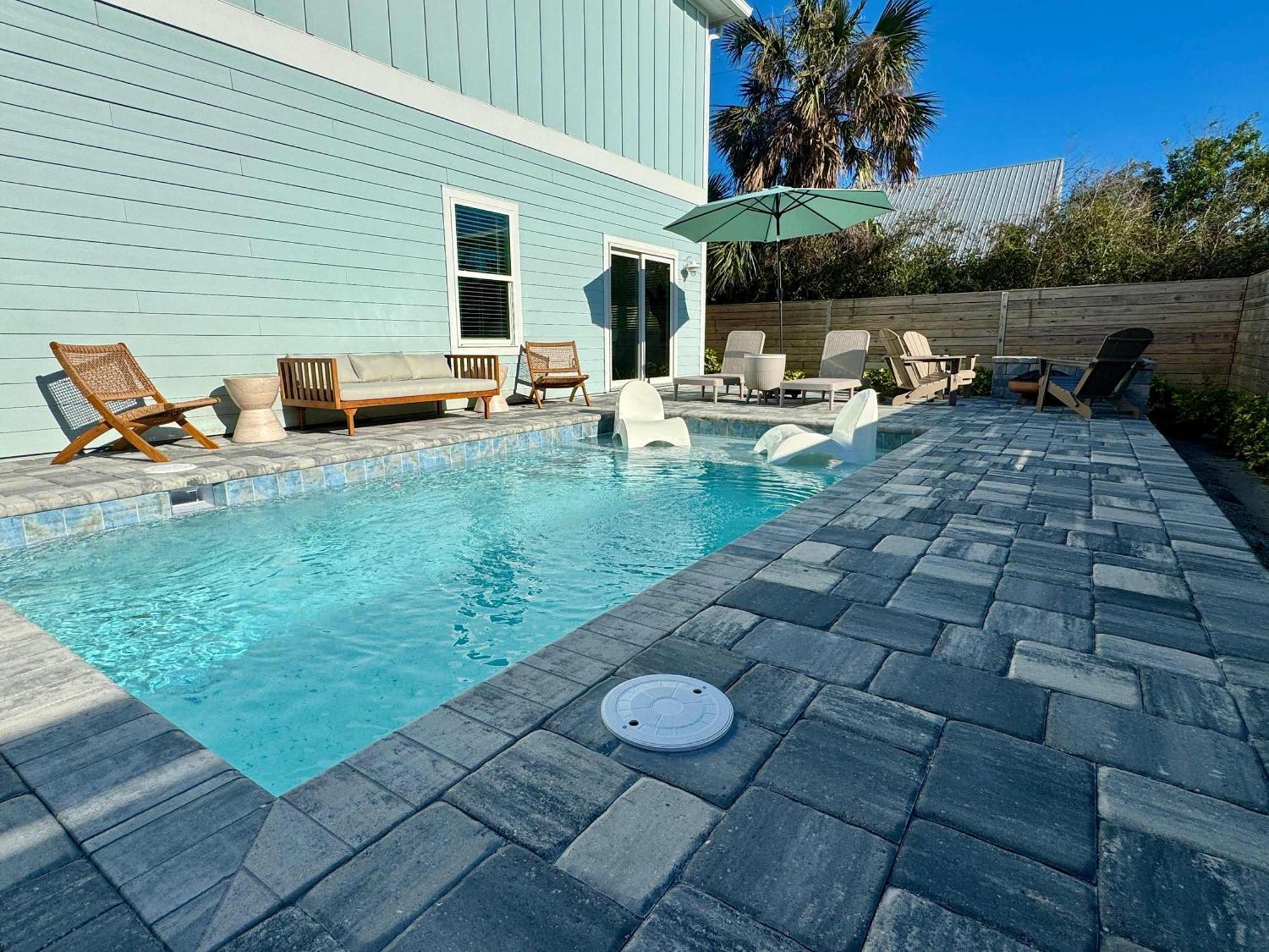 Ocean Breeze- Chic Steps To Family Friendly * St. Augustine