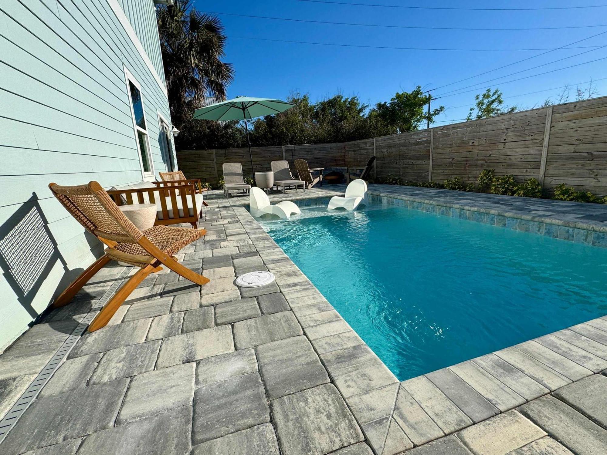 Ocean Breeze- Chic Steps To Family Friendly Holiday home St. Augustine