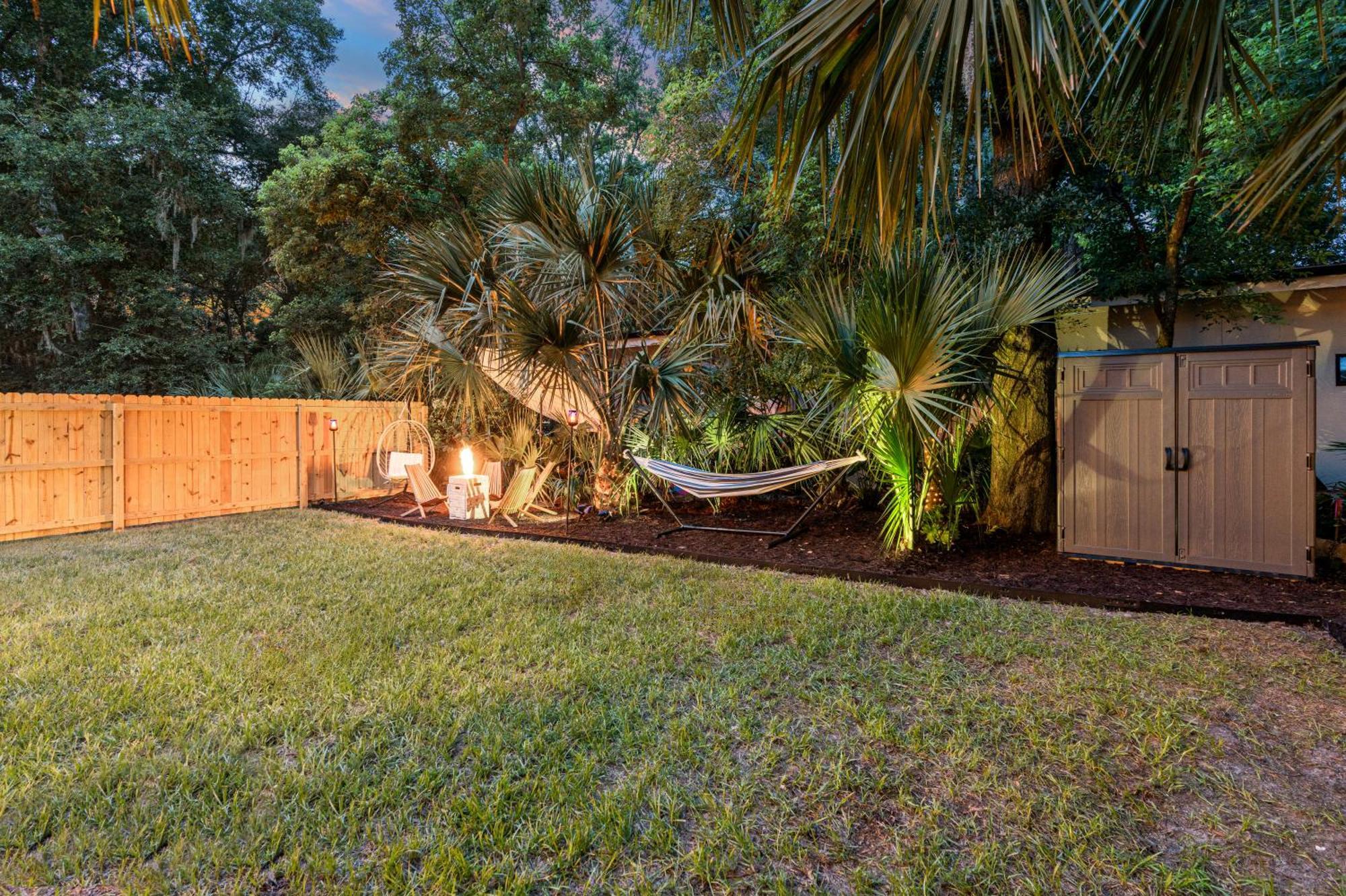 Modern Lux Coastal Home, 1mi To Historic Downtown, Fire Pit, King Beds Holiday home St. Augustine