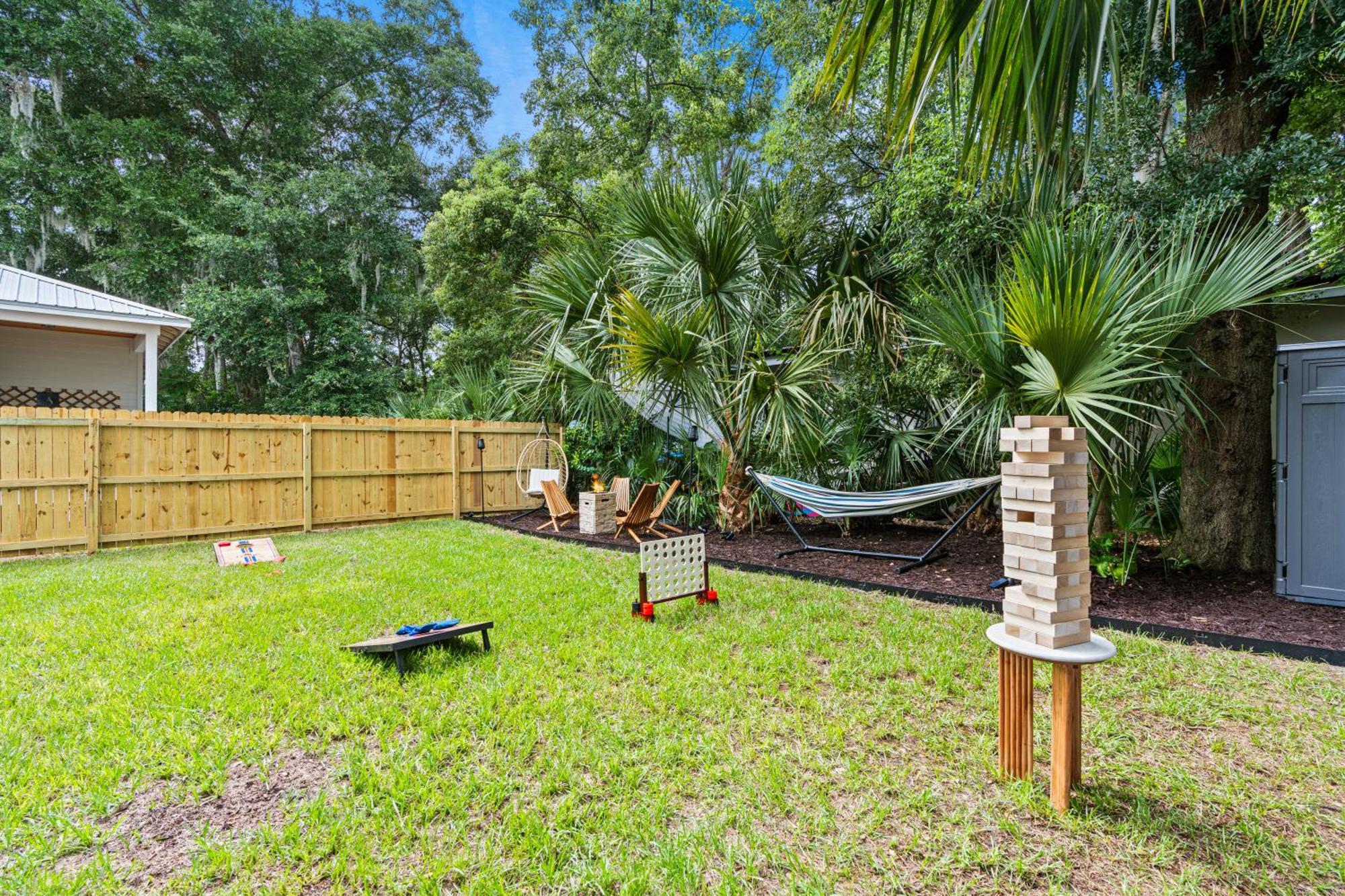 Modern Lux Coastal Home, 1mi To Historic Downtown, Fire Pit, King Beds Holiday home St. Augustine