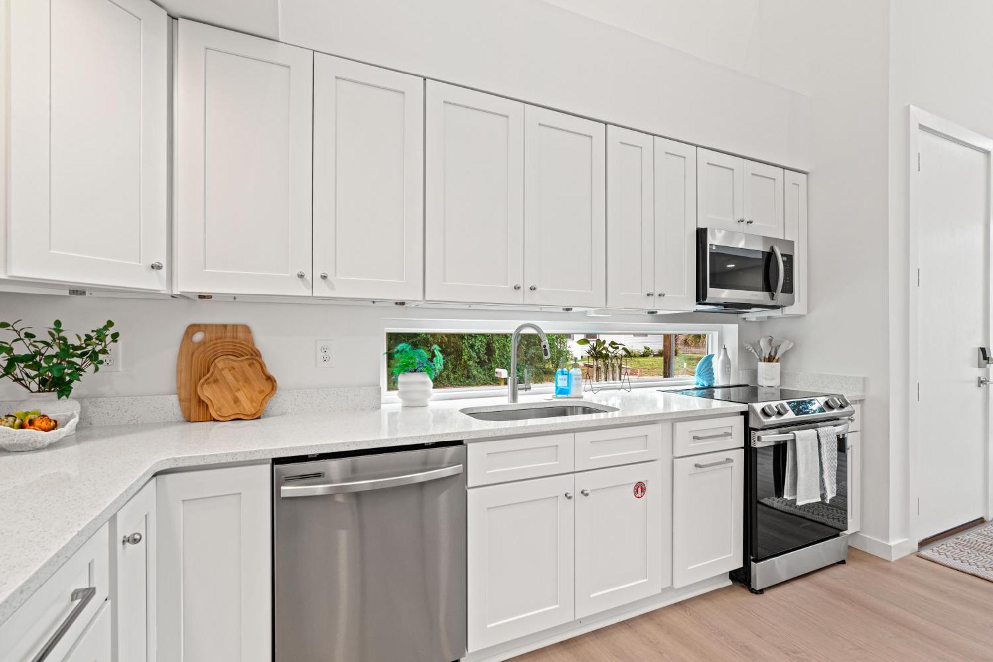 Modern Lux Coastal Home, 1mi To Historic Downtown, Fire Pit, King Beds * St. Augustine