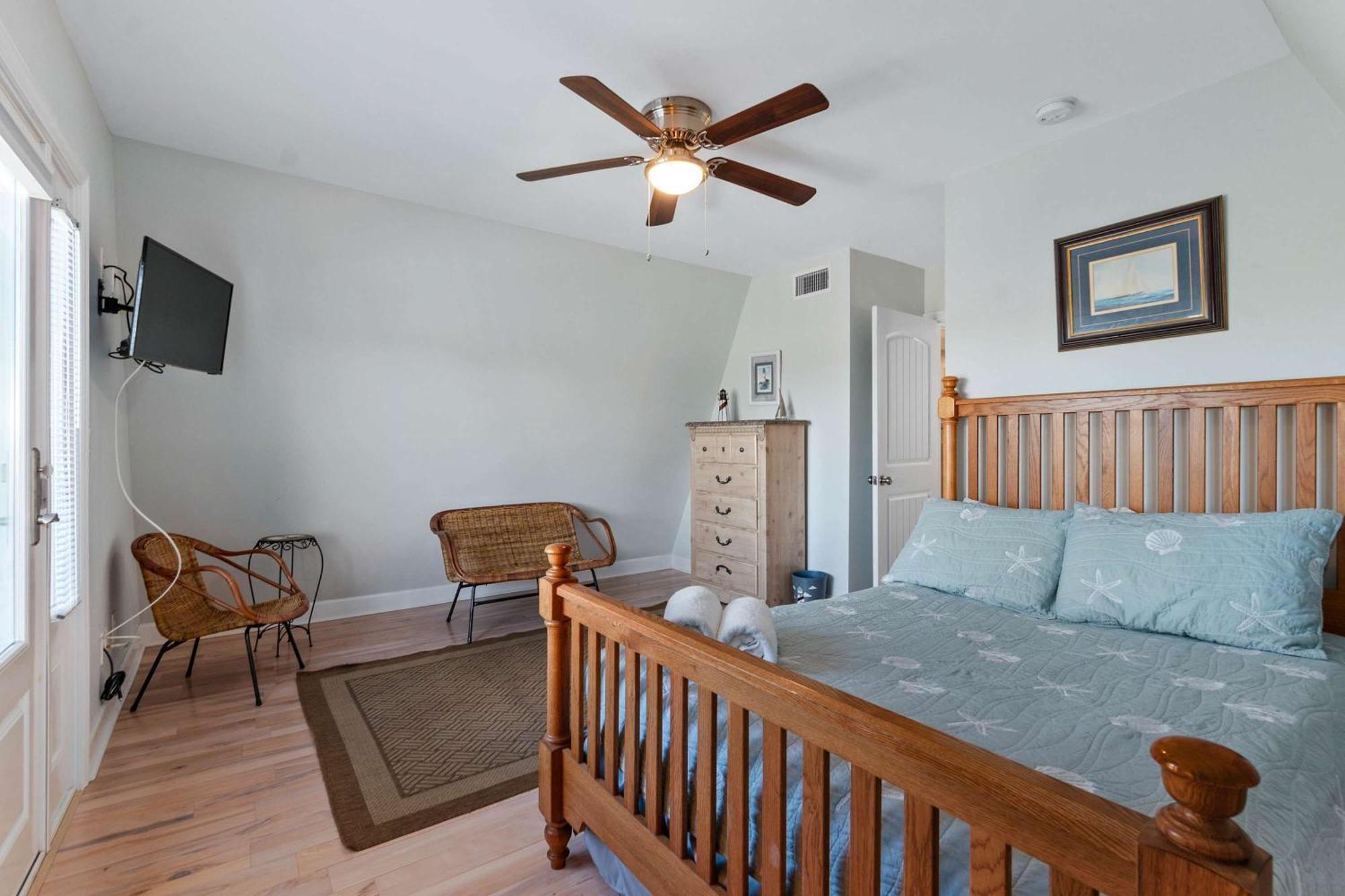 Lighthouse Loft L Marshfront L Walk To Downtown Holiday home