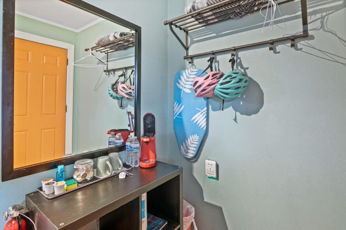 Travel Back To The 50s- Renovated Gem *