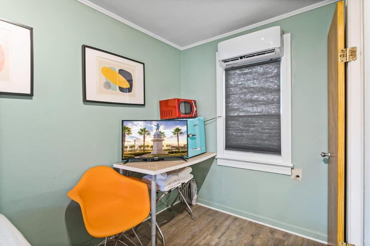 Travel Back To The 50s- Renovated Gem