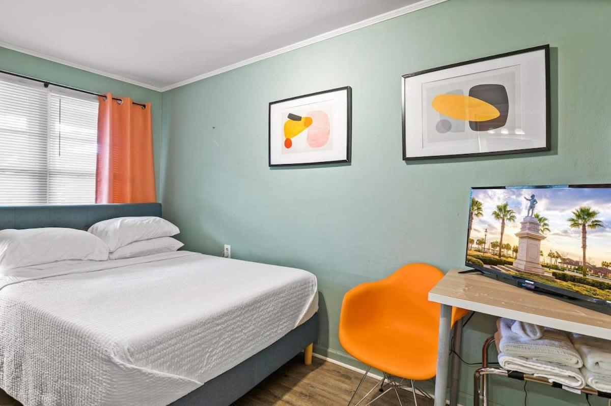 Inn Travel Back To The 50s- Renovated Gem *